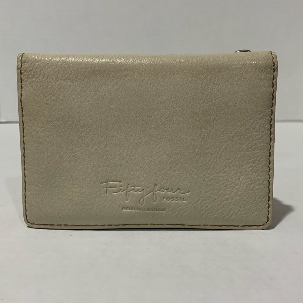 Fifty four Fossil cream wallet.  5.5" Length, 4" Height, 1" Depth.